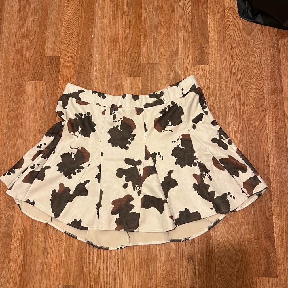 Arula cow 🐄 print skater skirt